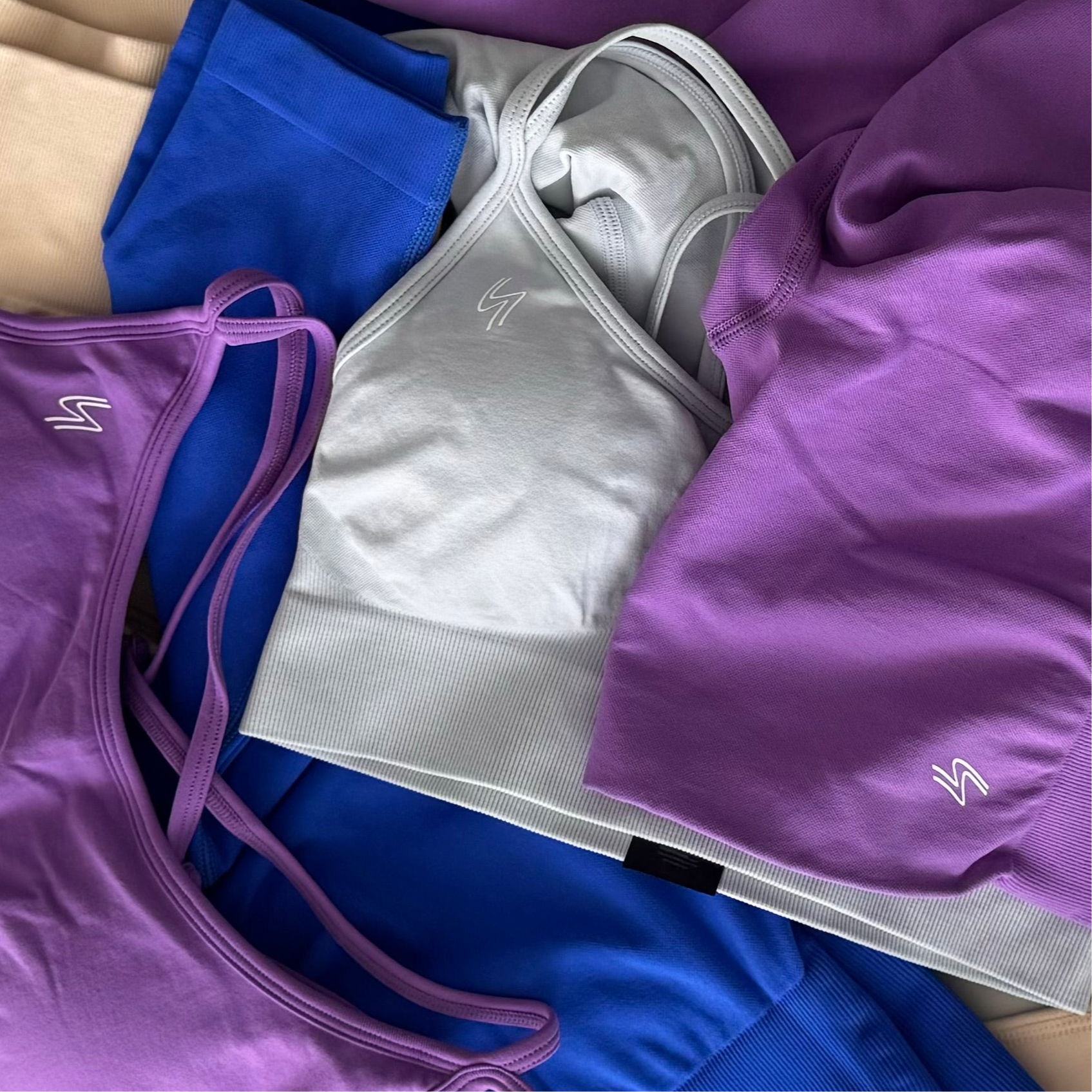 SEAMLESS STRAPS BRALETTE