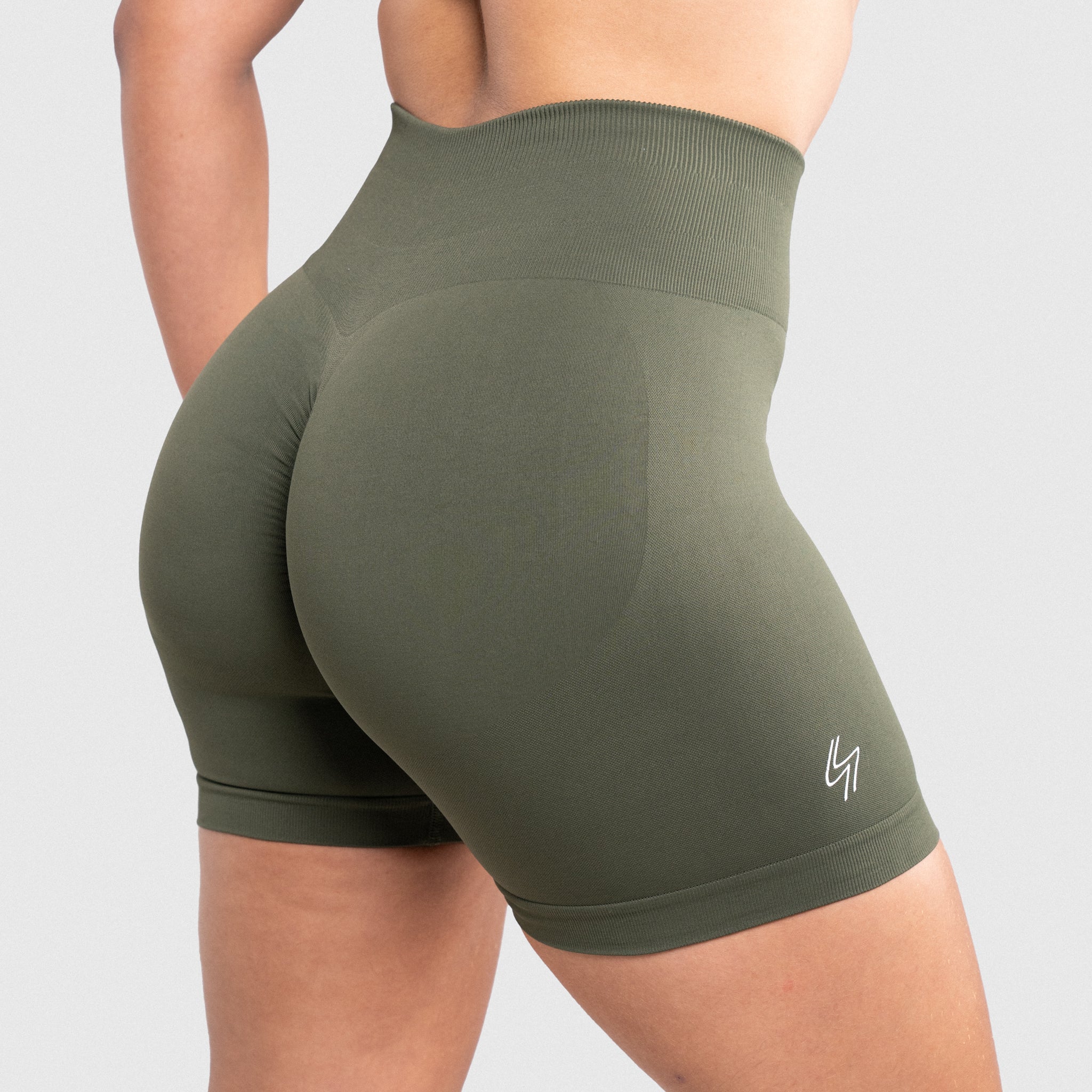 SEAMLESS BOOTY SHORT