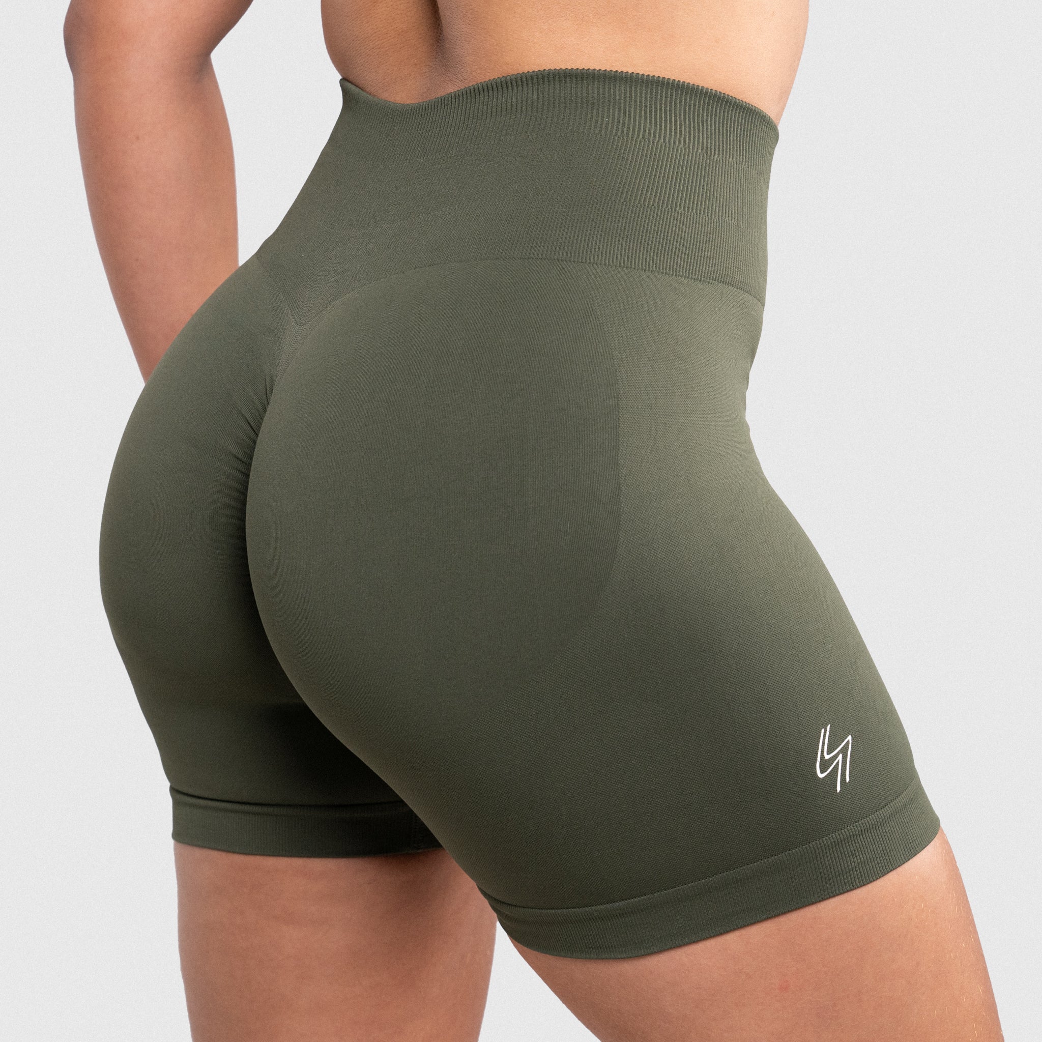 SEAMLESS BOOTY SHORT